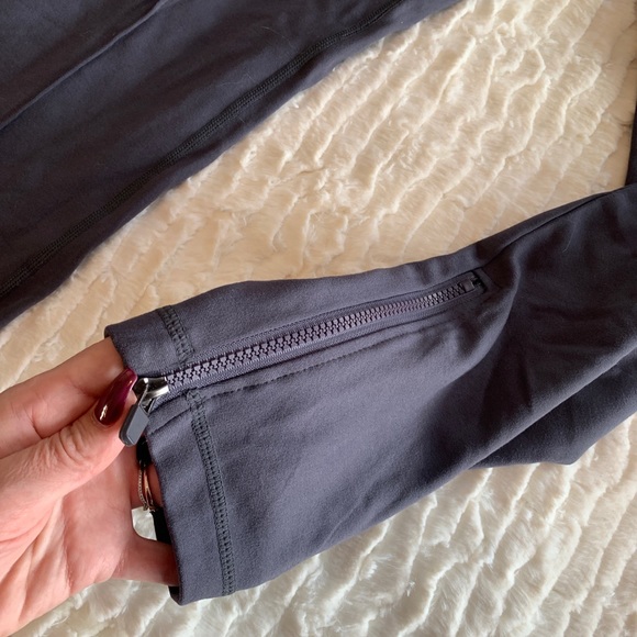 Fabletics Bundle - Picture 5 of 7